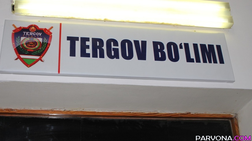 KOLLEJ O`QUVChISI QO`ShNISIGA PIChOQ BILAN ZARBA BERDI