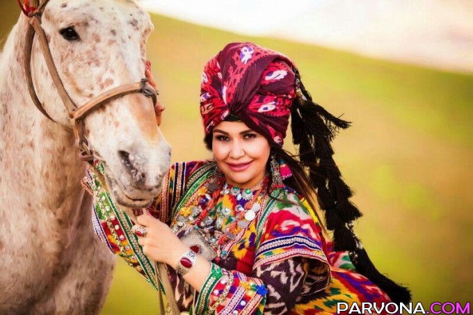 Hosila Rahimova Qoraqalpog‘istonda xizmat ko‘rsatgan artist unvonini oldi